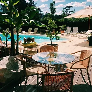 https://hotel-la-chaumette.hotels-rhonealpes.com